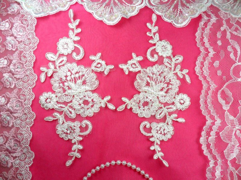 Mirror Pair White Floral Venise Lace Embroidered Appliques 9 (BL81)