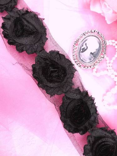 C665  Black Shabby Chic Rose Sewing Trim 2.5\