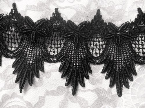 C149 Black Venice Lace Trim Floral and Scallop Victorian   4.5