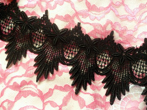C149 Black Venice Lace Trim Floral and Scallop Victorian   4.5"