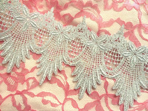 C149 Metallic Silver Venice Lace Trim Floral and Scallop Victorian   4.5\