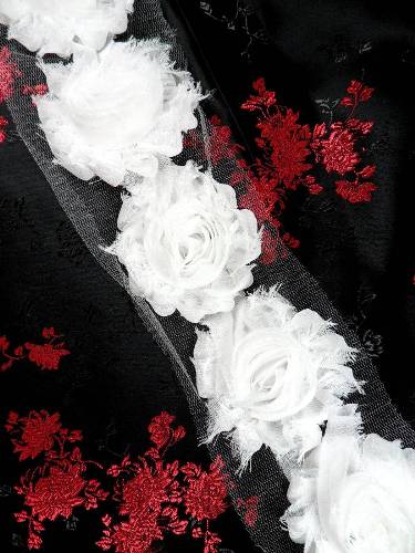 C665  White Shabby Chic Rose Sewing Trim 2.5\