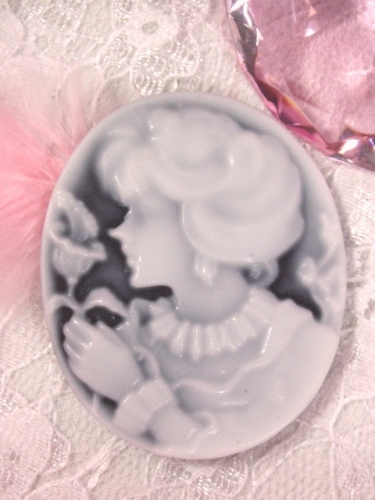 CB1  Black White Victorian Cameo Bead  1.75