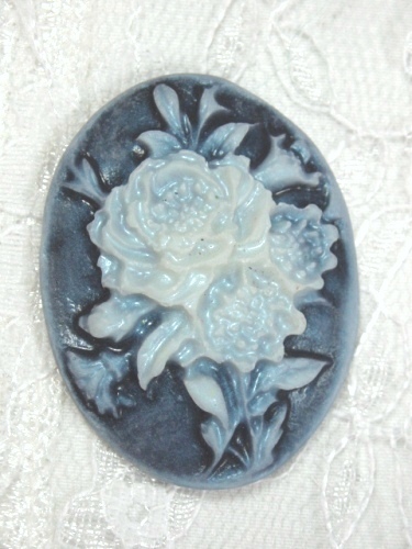 CB27 Navy Rose Victorian Cameo Bead 1.5