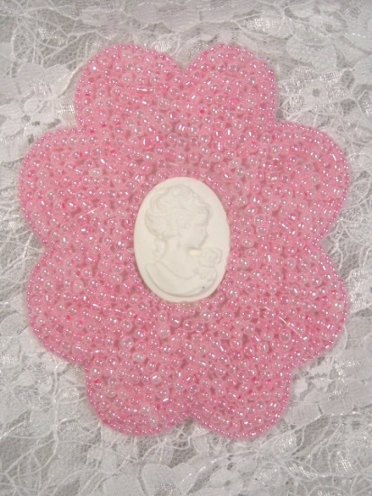 0192 Pink Pearl Victorian Cameo Beaded Appliques 3.75