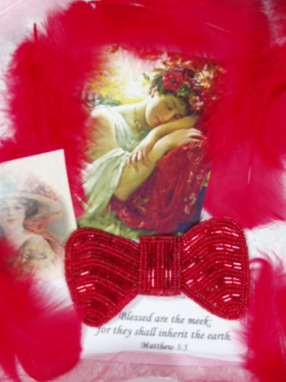 K8137  Red Bow Beaded Applique 3.75