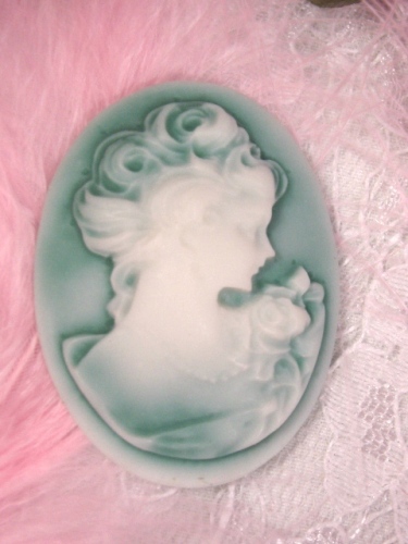 CB7  Teal White Victorian Cameo Bead 1.5