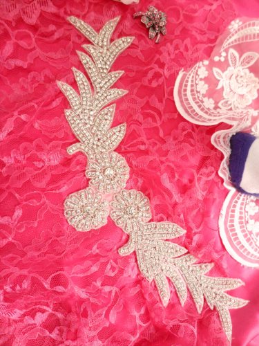 DH31 Crystal Rhinestone Neckline Collar Applique Silver Beaded Bridal Sash Patch Motif 10\
