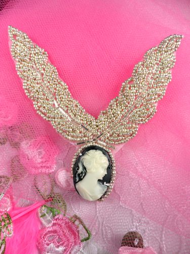 FS858 Cameo Collar Neckline Beaded Applique 3.5