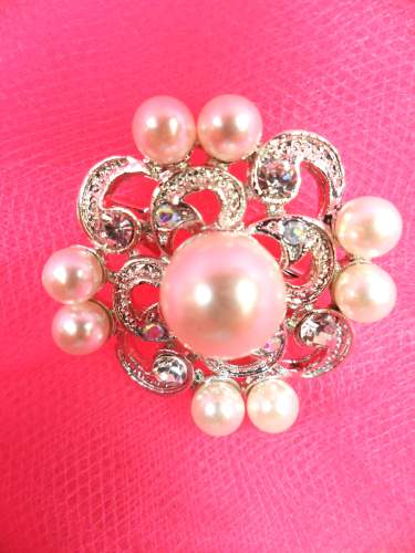 GB254 Pearl Brooch Pin Silver 1.25\