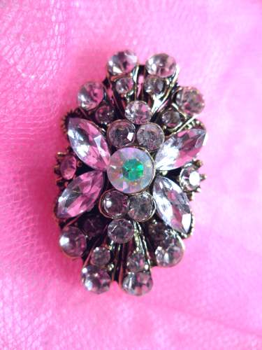GB256 Crystal Rhinestone Brooch Pin Gold 1