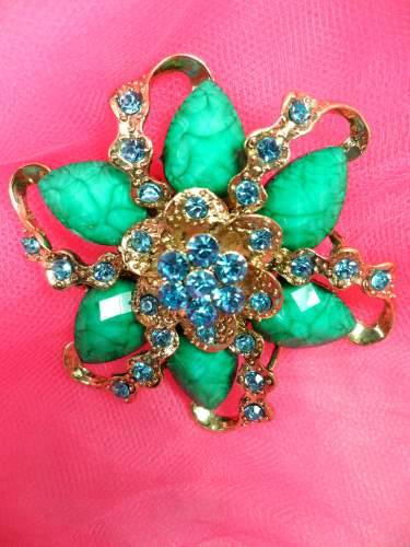 GB261 Turquoise Glass Rhinestone Brooch Pin Gold 2.5