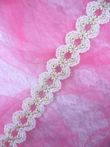 GB279 Ivory Metallic Gold Floral Venice Lace Flower Trim 1.5\