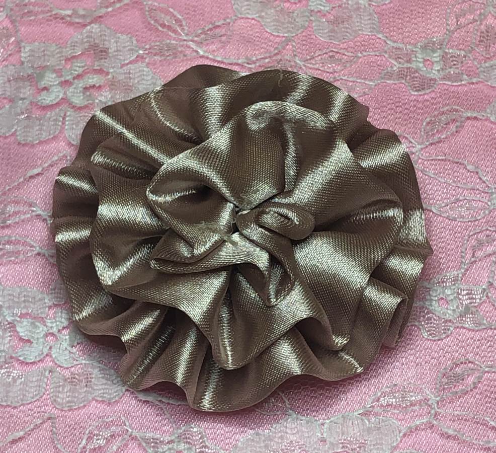 GB4 Fluffy Khaki Satin Floral Bow Applique 2.5