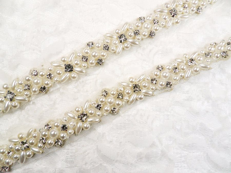 Crystal Rhinestone Silver Pearl Trim (GB623)
