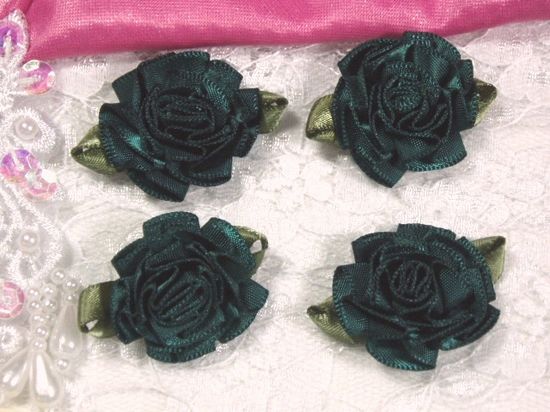 L22  Lot of 4 Hunter Green Floral Rose Flower Appliques 1.5