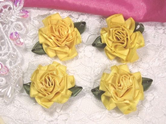 L22  Lot of 4 Yellow Floral Rose Flower Appliques 1.5