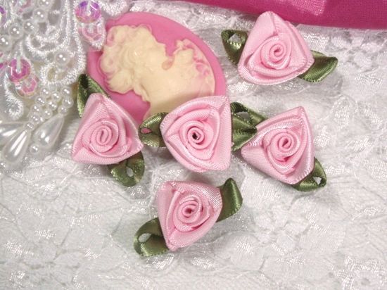 L27 Set of 5 Pink Ribbon Rose Appliques