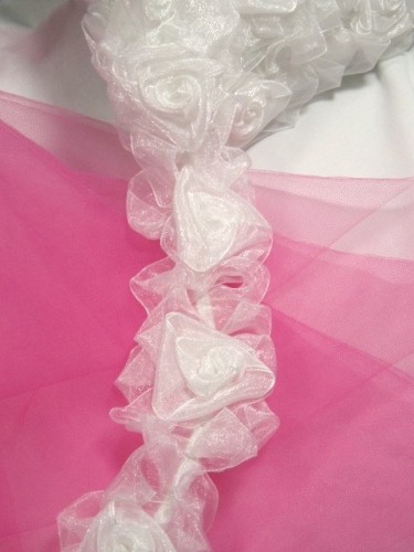 L28  White Organza Floral Sewing Trim 2.5