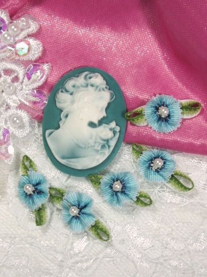 L40 Set of 5 Blue Ombre Rose Pearl Orchid Applique