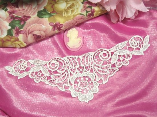 C69-149 Ivory Venice Victorian Lace Yoke Applique