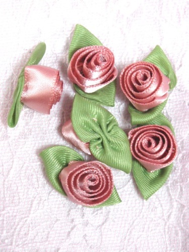 L51  Set of ( 6 ) Rose Ribbon Rose Flower Appliques