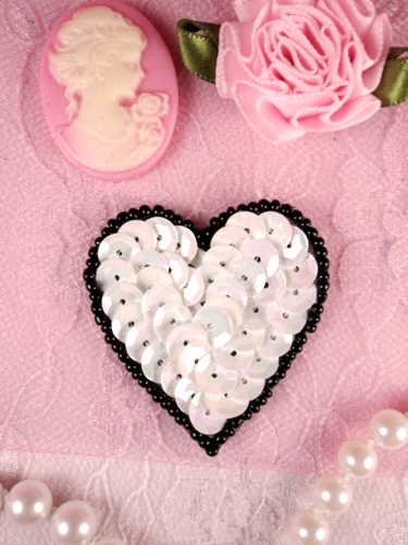 MS45  White AB Black Heart Beaded Sequin Applique 1.5\