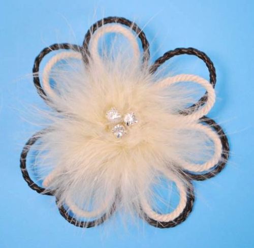 E3462   Ivory Rhinestone Victorian Feather Brooch / Applique
