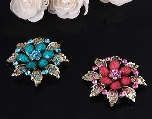 GB211 Turquoise Glass Rhinestone Brooch Pin Gold 2.5\