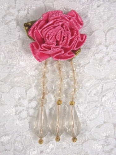 VD1 Mauve Ivory Dangle Beaded Applique 2.75