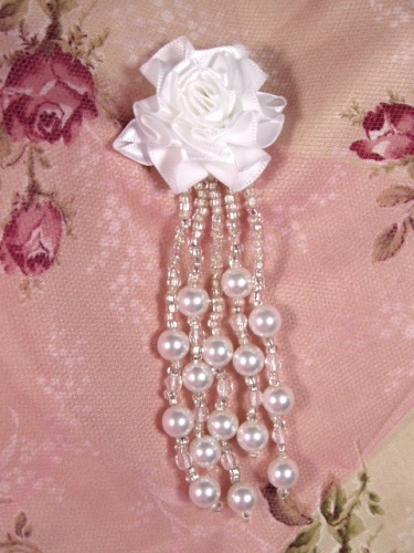 VD26  Floral White Pearl Dangle Beaded Applique 4.5