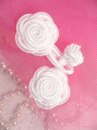 W35 White Frog Button Closure 2.5