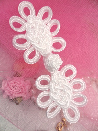 W38 White Frog Button Closure 3.75