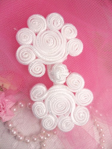 W41 White Frog Button Closure 3