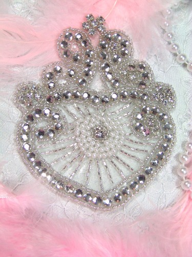 X18  Royal Heart Pearl Beaded Rhinestone Applique 4.25\