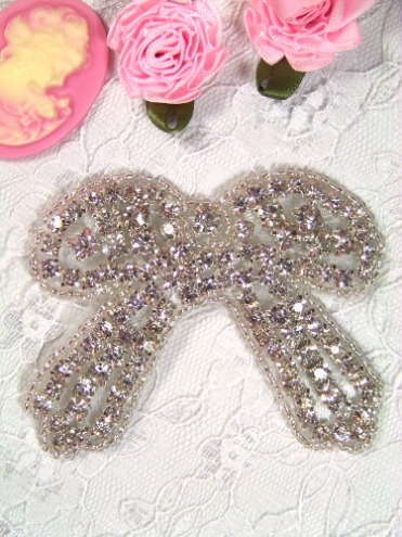 XR22  Bow Glass Beaded Rhinestone Applique 3\