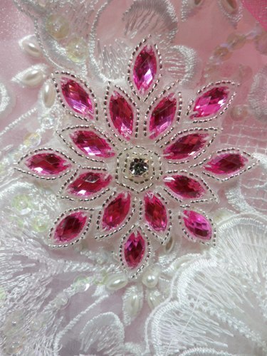 XR32 Applique Fuchsia Silver Beaded Snowflake Rhinestone Center 3\