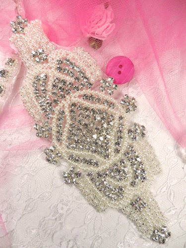 XR89 Silver Pearl Beaded Crystal Rhinestone Applique 7.25\