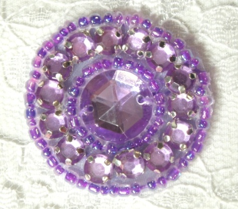 ACT/0379  Lavender Rhinestone Round Beaded Applique 1.25