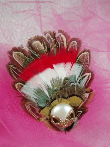 FB34  Pearl Feather Applique Brooch 4.5