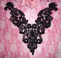F13  Black Yoke Collar Venise Lace Applique 10"