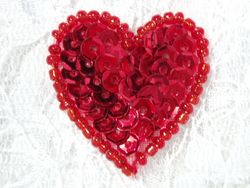 0362  Red Valentine Heart Beaded Sequin Applique 1" +