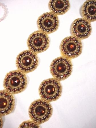 0379 Endless Circle Brown / Bronze Gold  Rhinestone Round Beaded Trim 1.25"