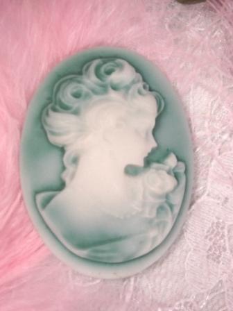 CB7  Teal White Victorian Cameo Bead 1.5"