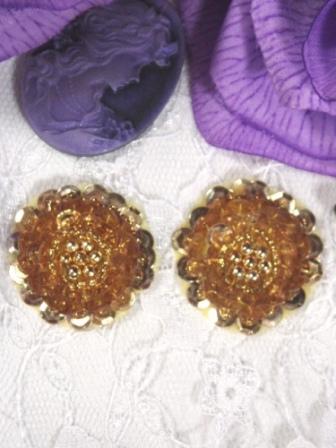 EA9  One Piece Gold  Sequin Beaded Floral Applique 1"