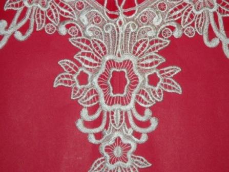 F15 LG White Venice Lace Yoke Applique 20"