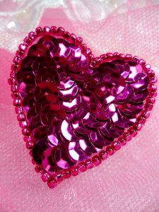 FS510 Fuschia Valentine Heart Sequin Beaded Applique 1.5"