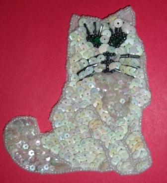 K44  White Cat Sequin Beaded Applique 3.75"