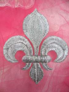 GB323 Fleur De Lis Applique Silver Metallic Iron On Patch 4"