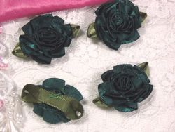 L22  Lot of 4 Hunter Green Floral Rose Flower Appliques 1.5"